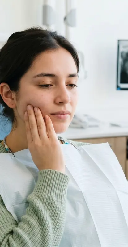 Encía inflamada por muela del juicio: causas, riesgos y cuándo consultar al dentista